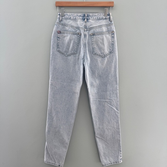 Urban Outfitters BDG Light Wash High-Rise Mom Jeans - Picture 4 of 10